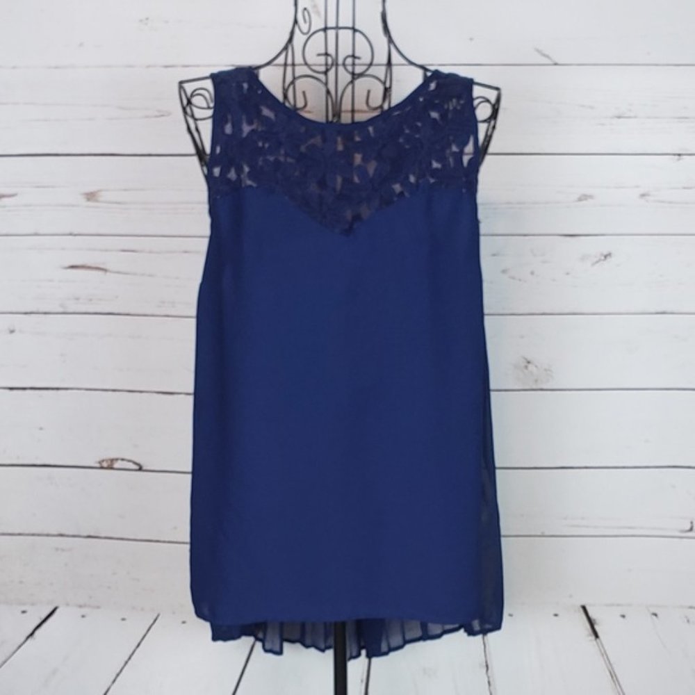 Lauren Conrad Sleeveless Top w/Floral Lace Detail